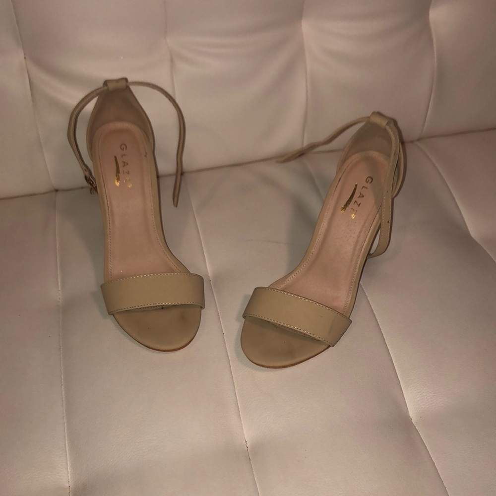 Selling nude heals !